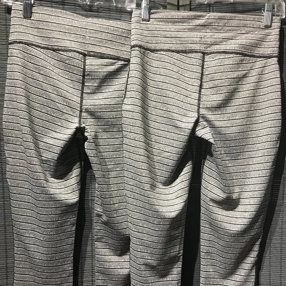 Bundle: (2) Leggings and a Top Active Wear - Size S - Picture 5 of 5